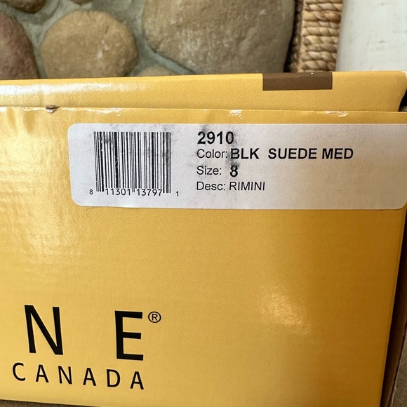 Maxine of Canada black boots size 8 - Picture 5 of 6